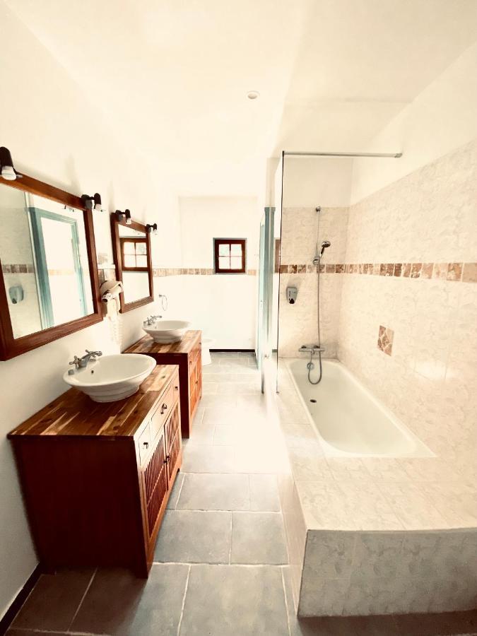 Chateau De Fontager Serves-sur-Rhone Экстерьер фото